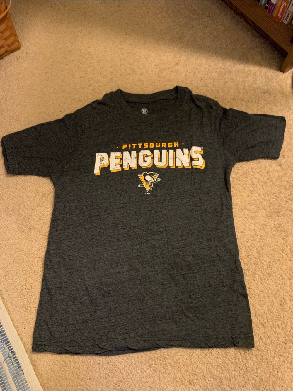 Women’s Pittsburgh Penguins tshirt